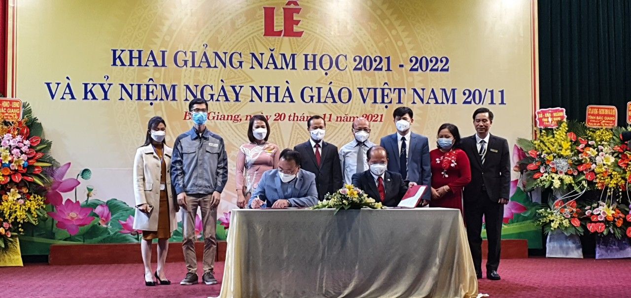 Trường Cao Đẳng Nghề Công Nghệ Việt – Hàn song hành cùng phát triển