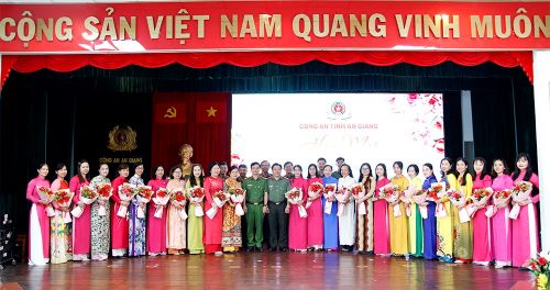 Công an tỉnh An Giang: Tổ chức họp mặt kỷ niệm 114 năm Ngày Quốc tế Phụ nữ 8-3