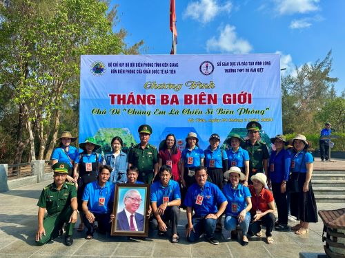 Học sinh Trường THPT Võ Văn Kiệt, huyện Vũng Liêm, Vĩnh Long: Tham quan thực tế “Chúng em là chiến sĩ biên phòng”