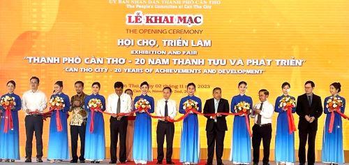 Khai mạc Hội chợ, triển lãm “Thành phố Cần Thơ - 20 năm thành tựu và phát triển”