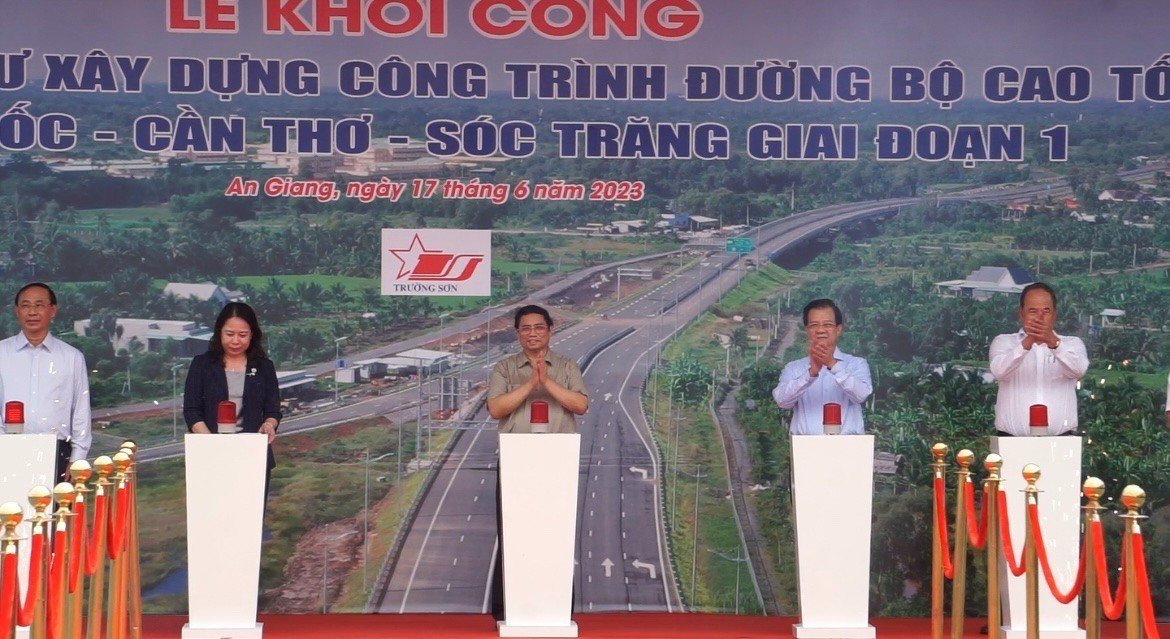 Thủ tướng Chính phủ phát lệnh khởi công tuyến cao tốc Châu Đốc - Cần Thơ - Sóc Trăng