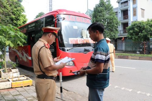 Thái Nguyên: Tổng kiểm tra ôtô vận tải hành khách và container